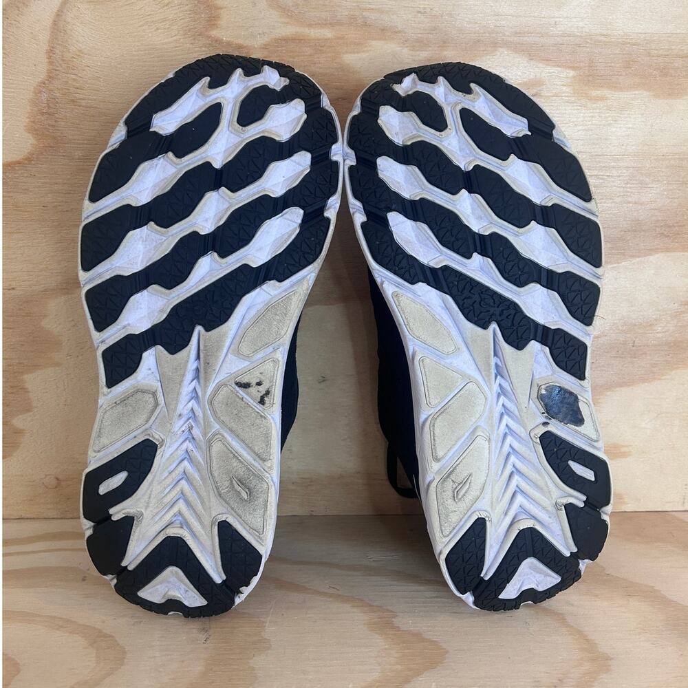 Hoka One One - Clifton 8 - Running Shoes - Black - Women's - 9B - 1119394 BWHT - Picture 8 of 9